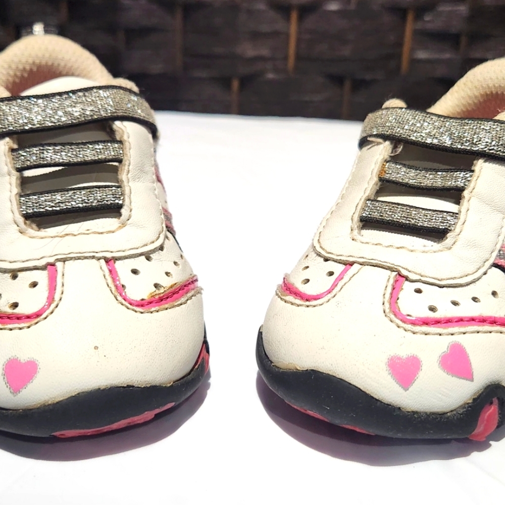 🐞3/33🐞 lil heart Shoes